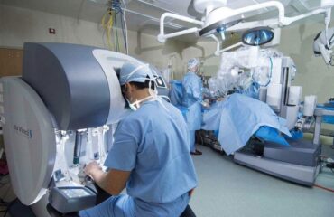A Precisão do Robô: Como a Cirurgia Robótica Transformou o Tratamento do Câncer de Próstata